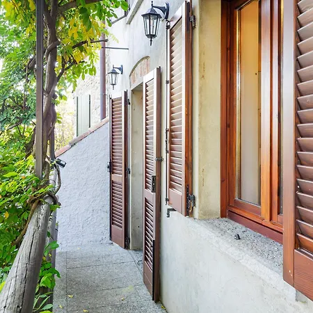 Проживание в семье La Corte Dei Tre Nidi Albavilla